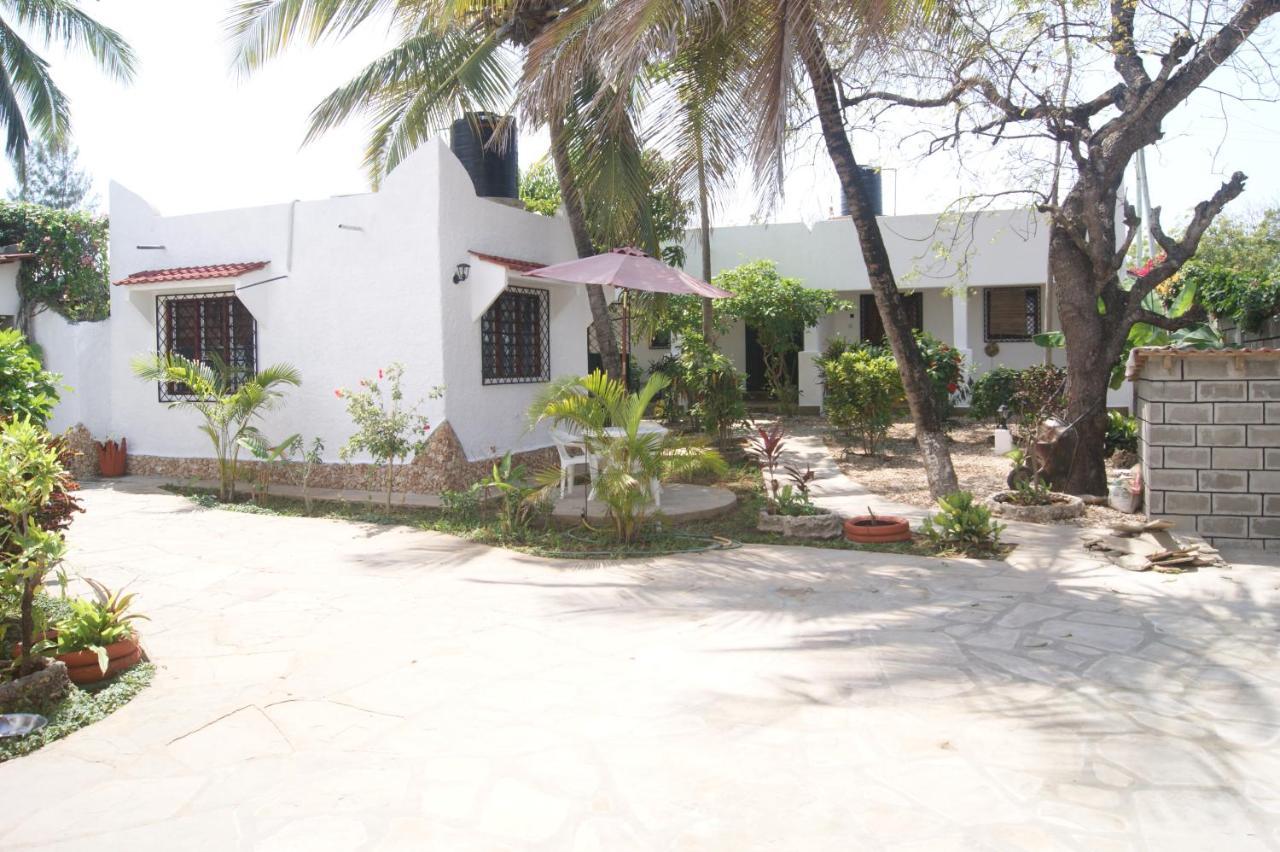 Luciano & Grace Apartments Watamu Luaran gambar