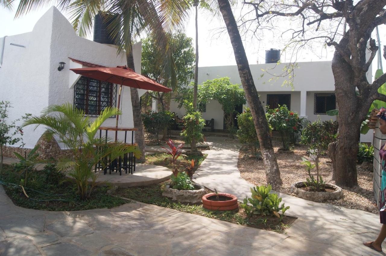 Luciano & Grace Apartments Watamu Luaran gambar