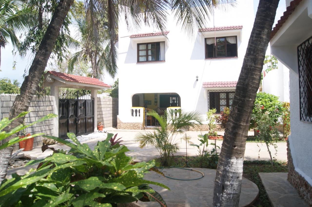 Luciano & Grace Apartments Watamu Luaran gambar